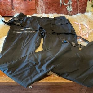 New unique pants with pouch